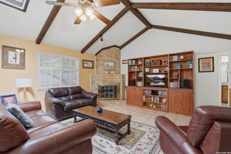 4519 Maybrook Woods San Antonio TX 78249