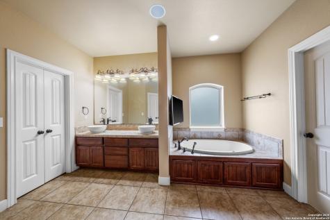 130 Rhum Road Kerrville TX 78028