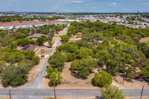 489 Oak Knoll Drive San Antonio TX 78228