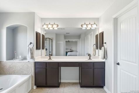 18022 Muir Glen San Antonio TX 78257