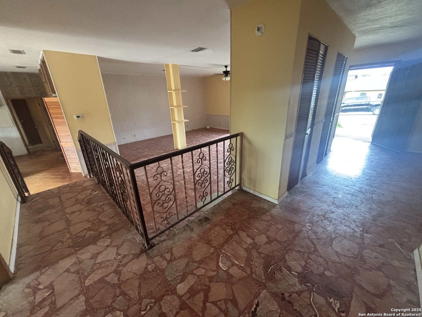 205 Sunset Loop Laredo TX 78046