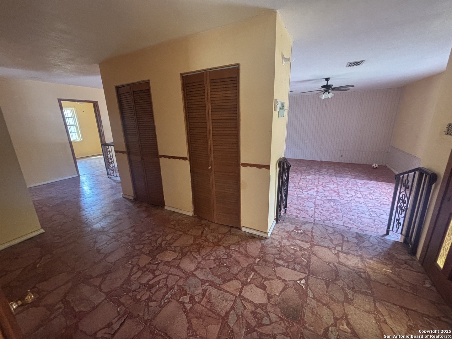 205 Sunset Loop Laredo TX 78046