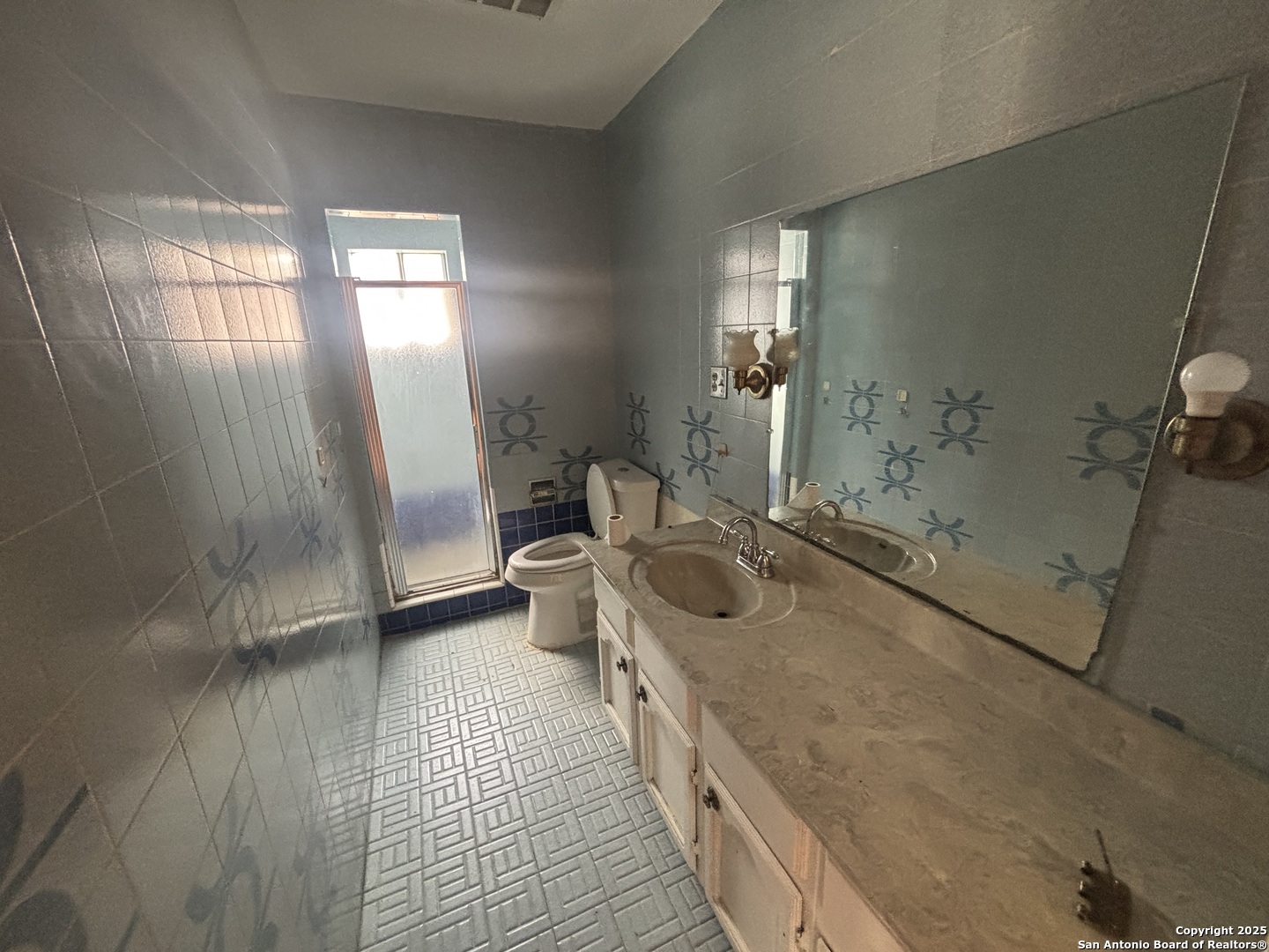 205 Sunset Loop Laredo TX 78046
