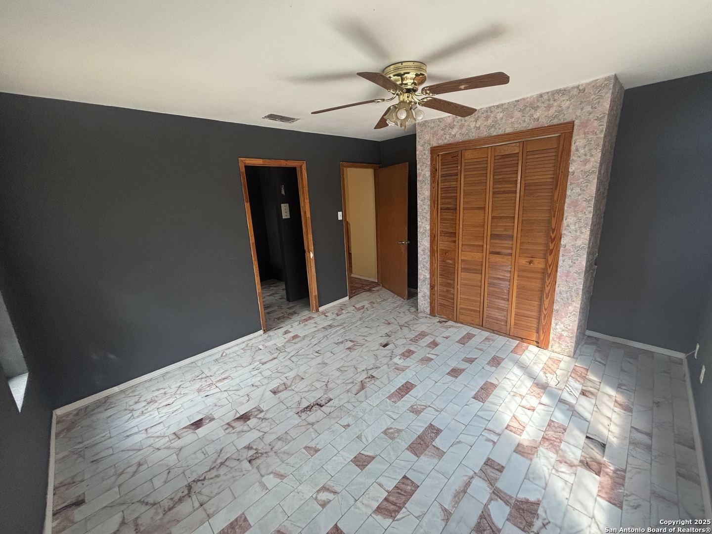 205 Sunset Loop Laredo TX 78046