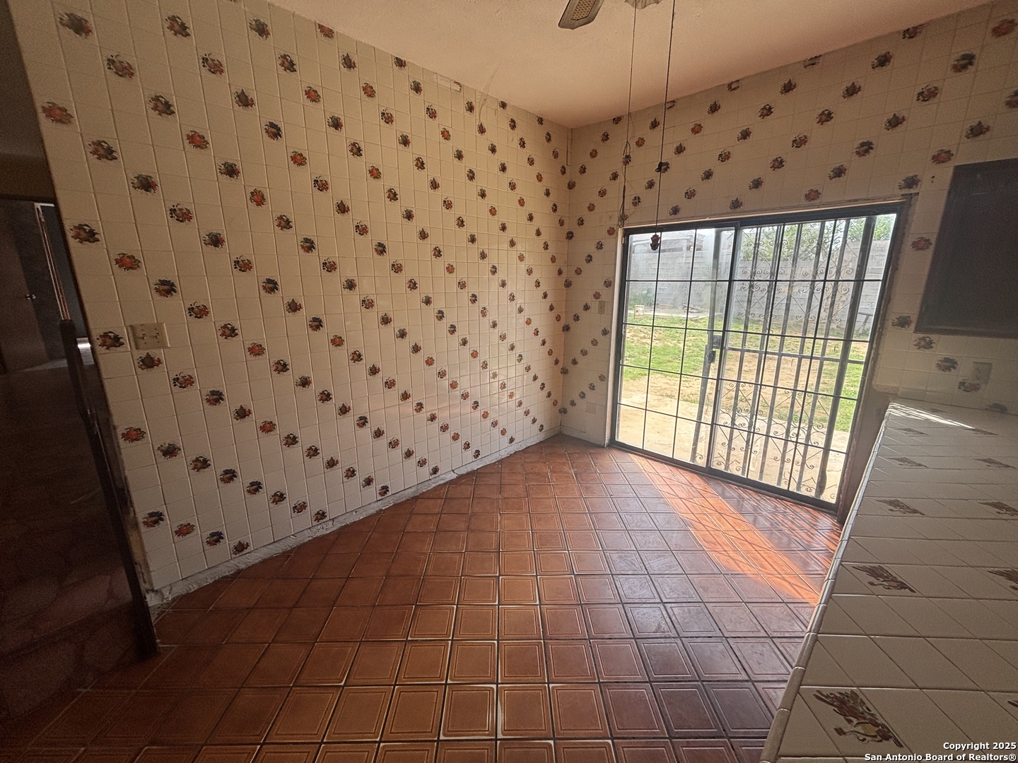 205 Sunset Loop Laredo TX 78046