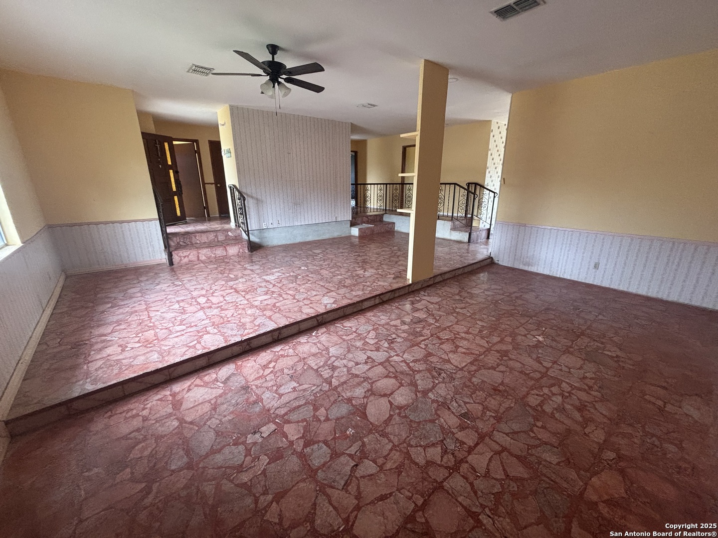 205 Sunset Loop Laredo TX 78046