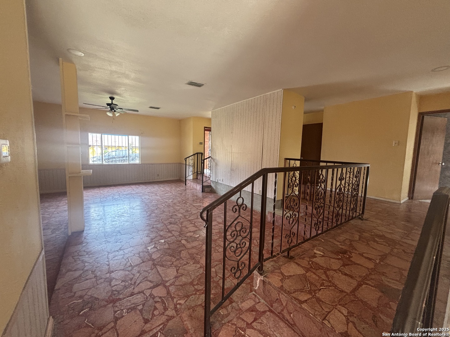 205 Sunset Loop Laredo TX 78046