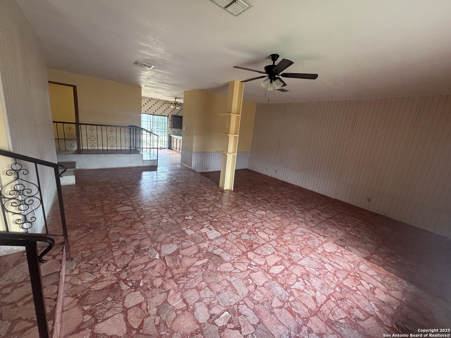 205 Sunset Loop Laredo TX 78046