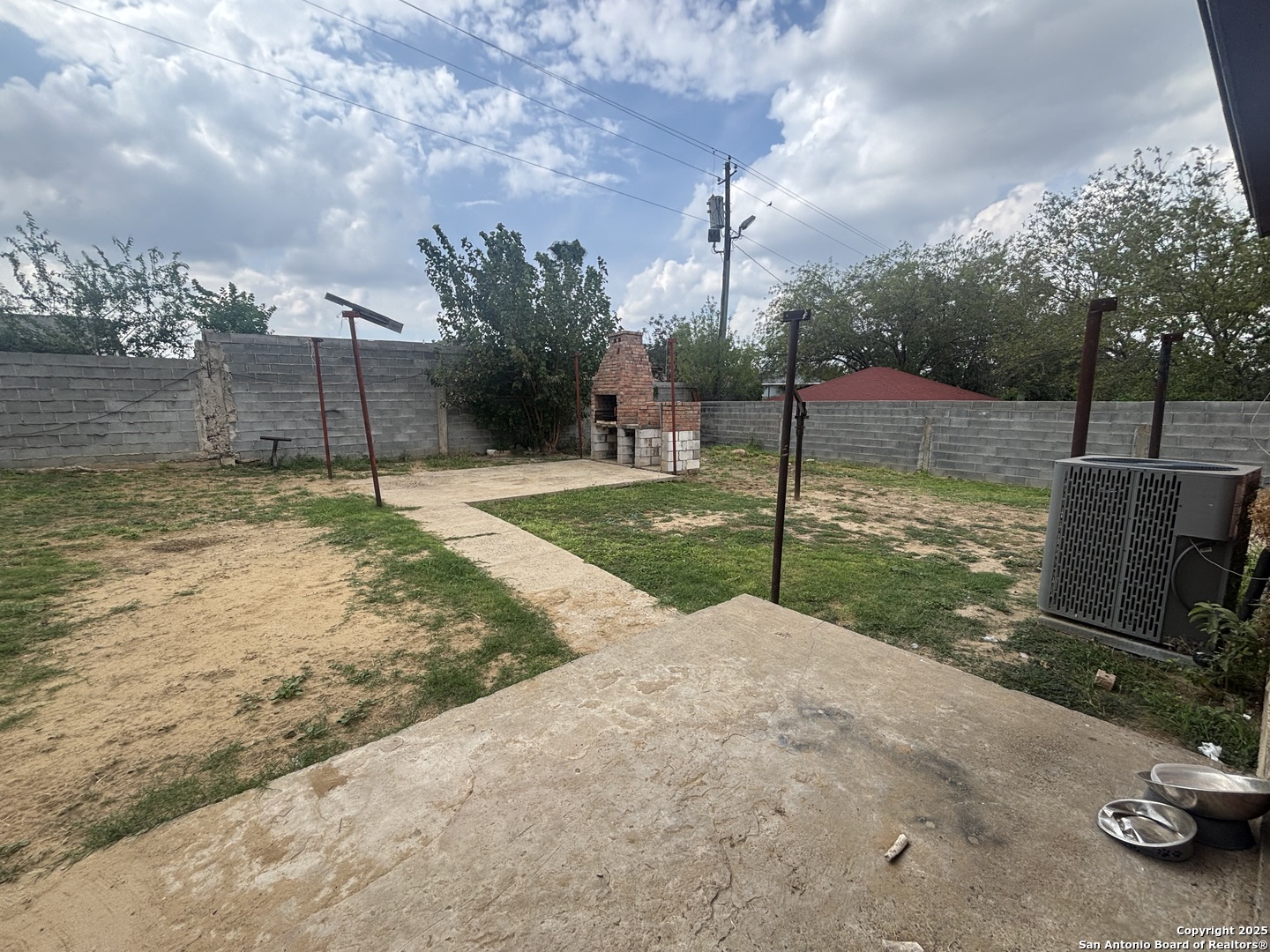 205 Sunset Loop Laredo TX 78046