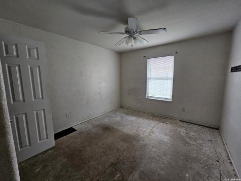 50 Rock Dove Drive Lytle TX 78052