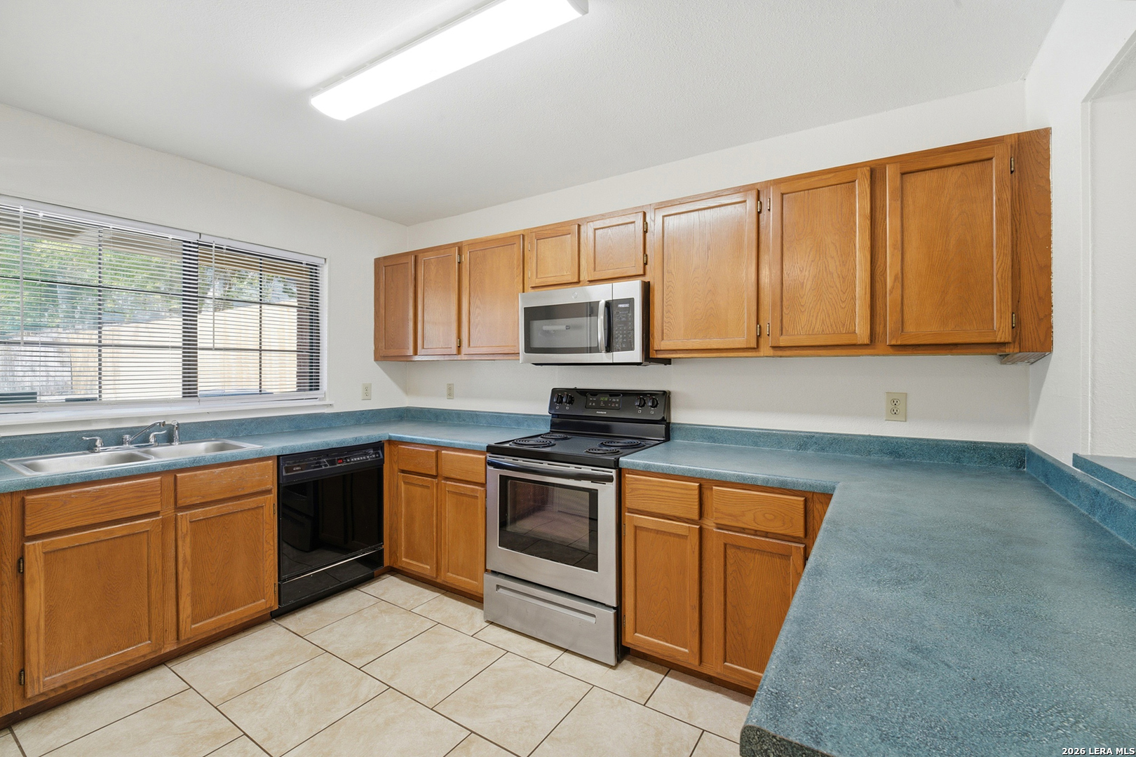 6102 Prince Charles San Antonio TX 78240