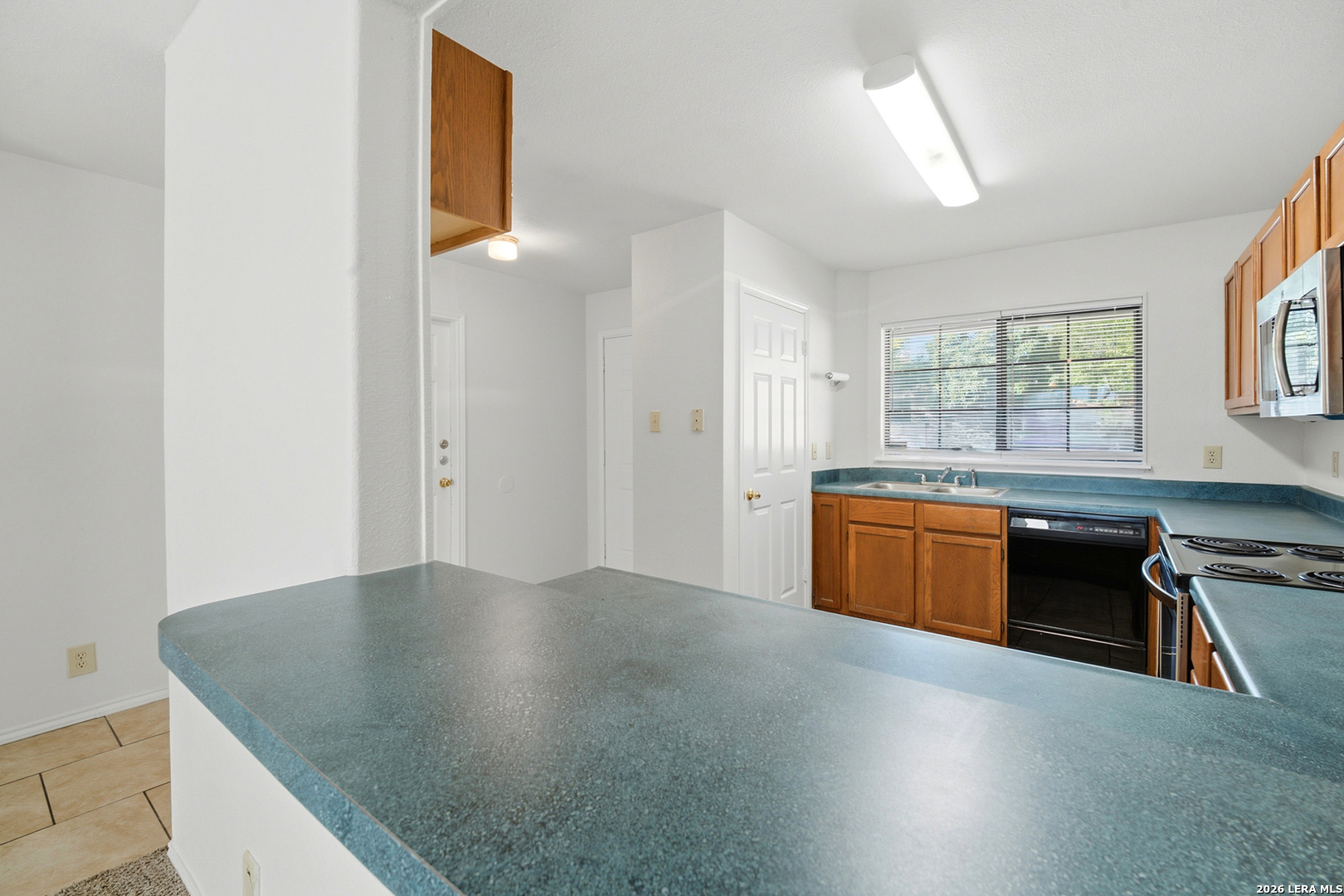 6102 Prince Charles San Antonio TX 78240