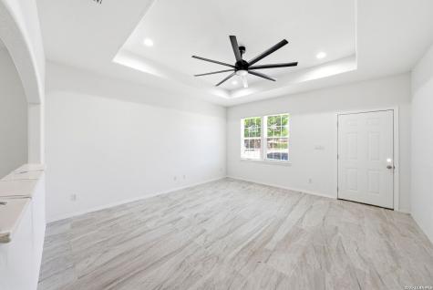 717 Avenue C Seguin TX 78155