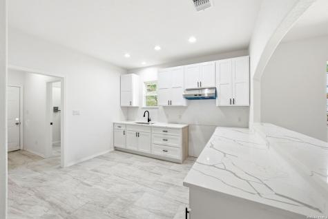 717 Avenue C Seguin TX 78155