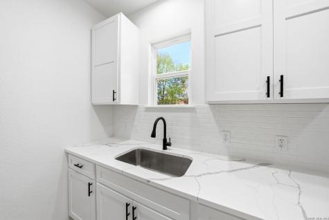 717 Avenue C Seguin TX 78155