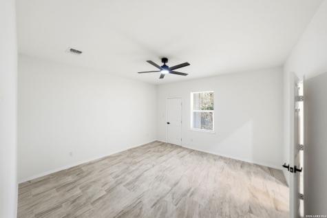 717 Avenue C Seguin TX 78155