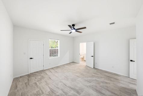 717 Avenue C Seguin TX 78155