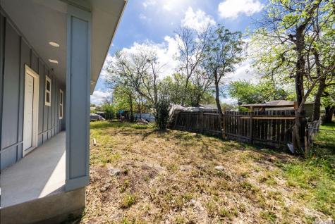 717 Avenue C Seguin TX 78155