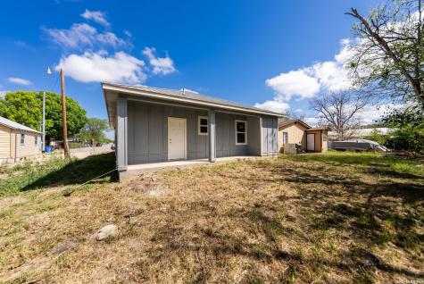 717 Avenue C Seguin TX 78155
