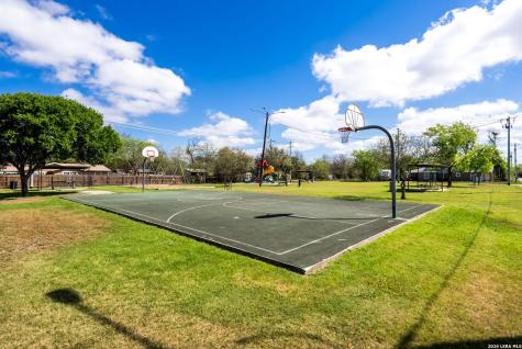 717 Avenue C Seguin TX 78155