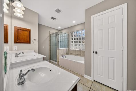 39 Atwell Park San Antonio TX 78254