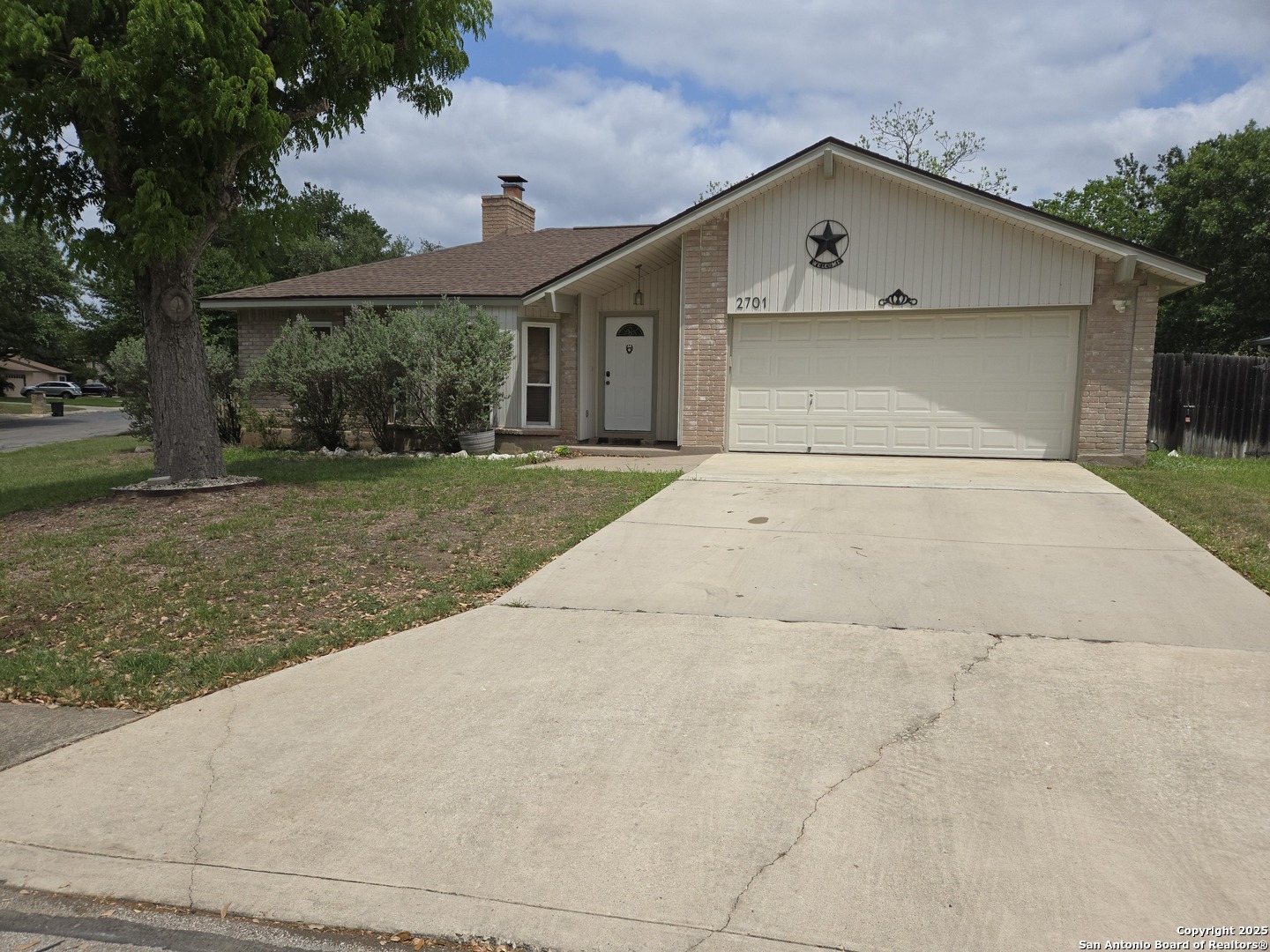 2701 Strong Oak San Antonio TX 78247