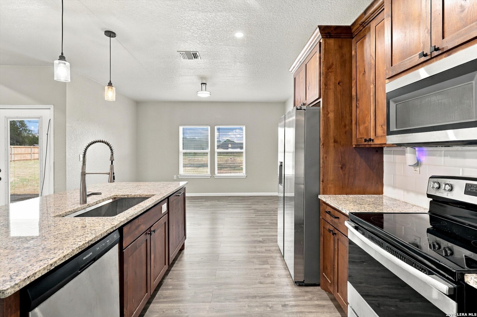 39 Eaglerock Poteet TX 78065