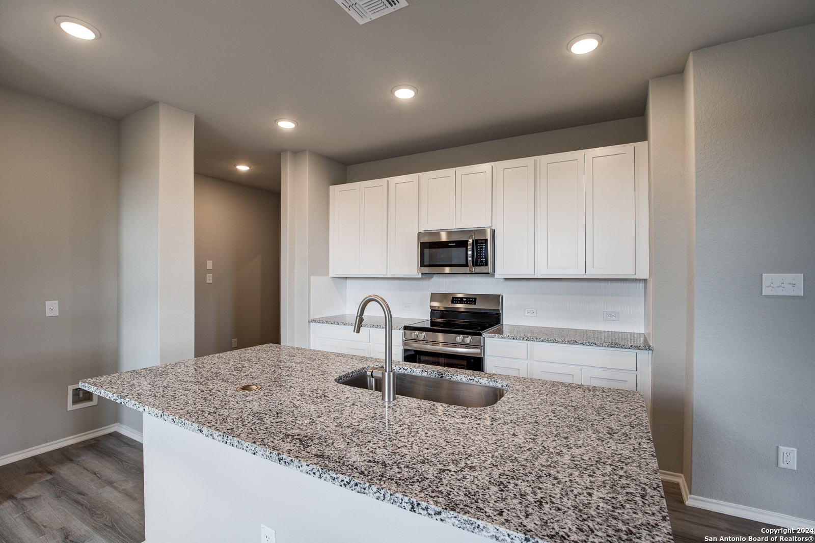 2527 Dry Moss Way San Antonio TX 78224