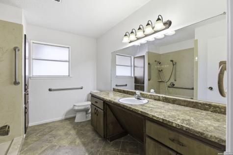 171 Big Oak Drive Adkins TX 78101