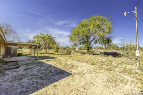 171 Big Oak Drive Adkins TX 78101