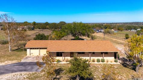 171 Big Oak Drive Adkins TX 78101
