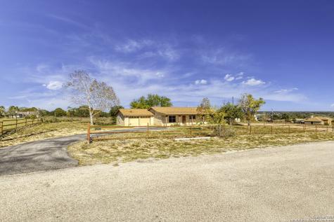 171 Big Oak Drive Adkins TX 78101