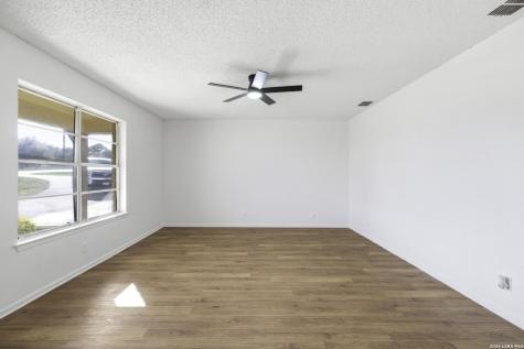 171 Big Oak Drive Adkins TX 78101