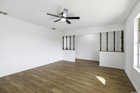 171 Big Oak Drive Adkins TX 78101