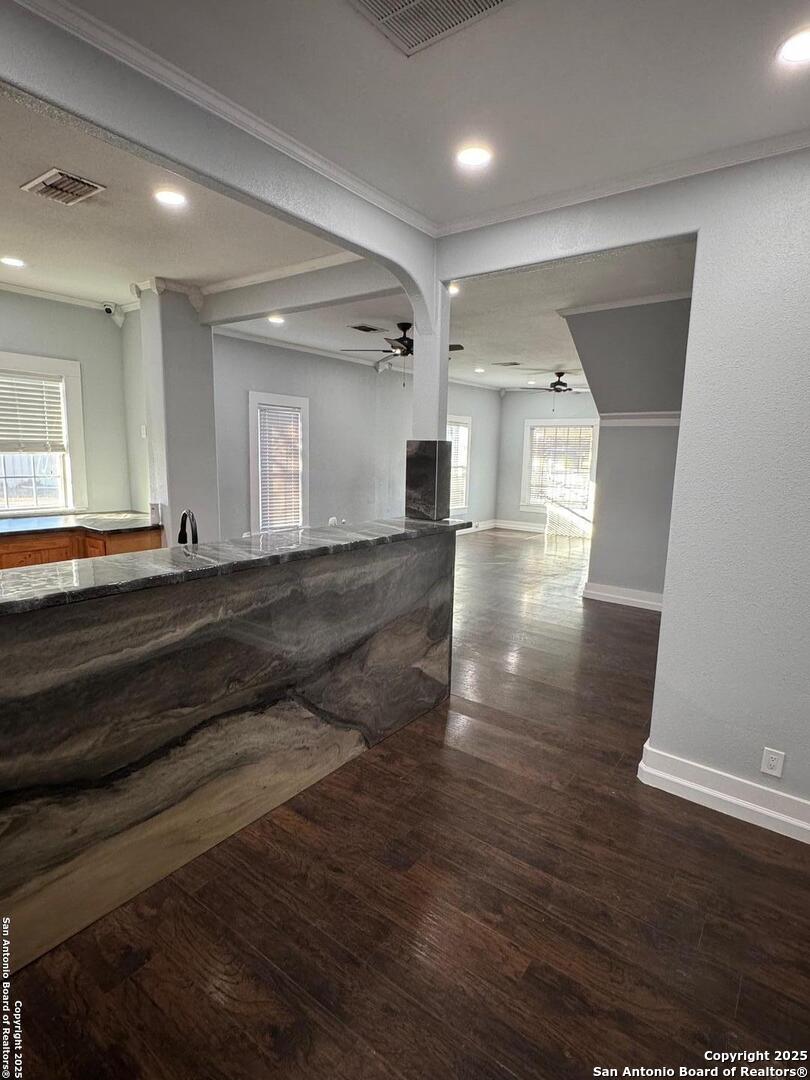 300 E Church Street Three Rivers TX 78071