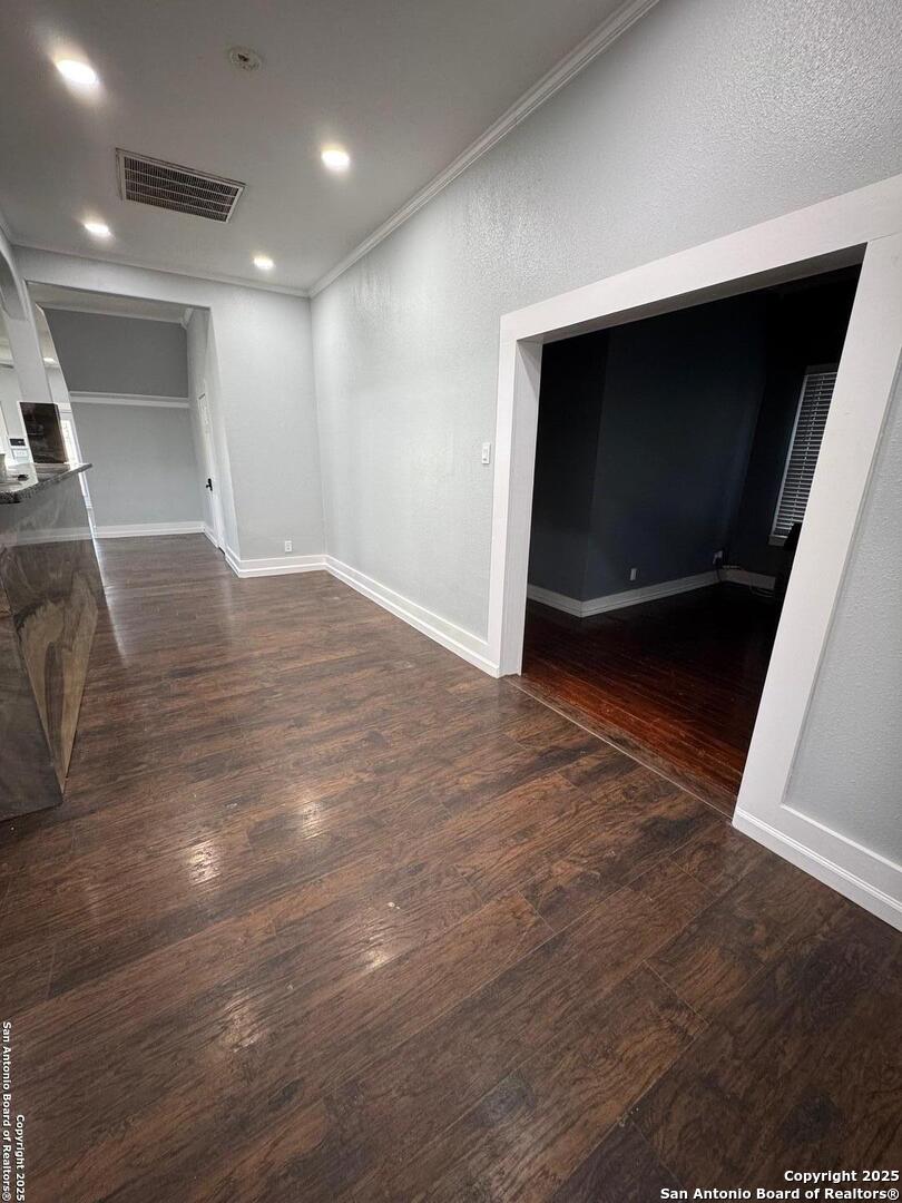 300 E Church Street Three Rivers TX 78071