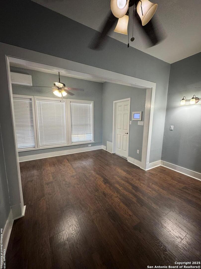 300 E Church Street Three Rivers TX 78071