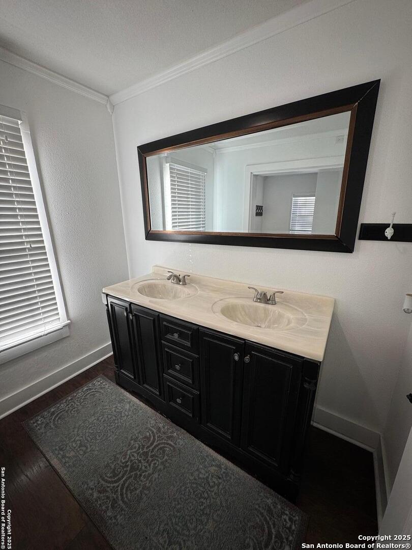 300 E Church Street Three Rivers TX 78071