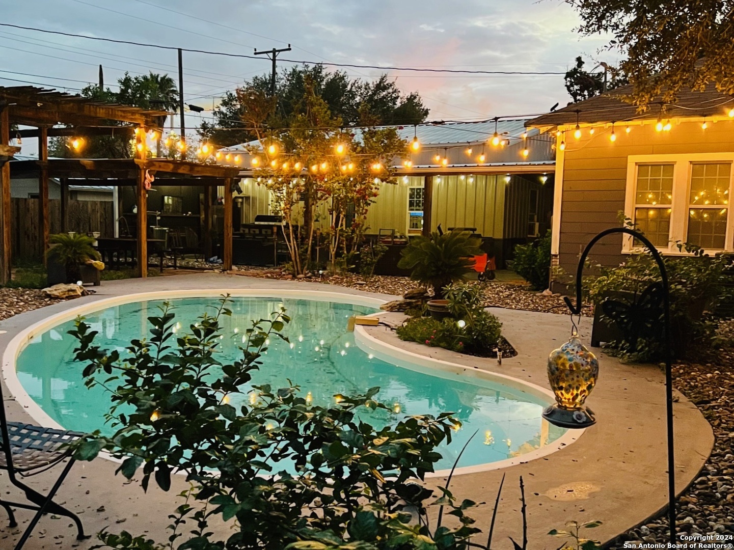 300 E Church Street Three Rivers TX 78071
