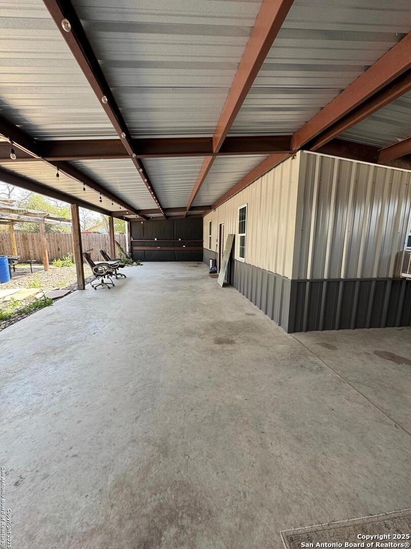 300 E Church Street Three Rivers TX 78071