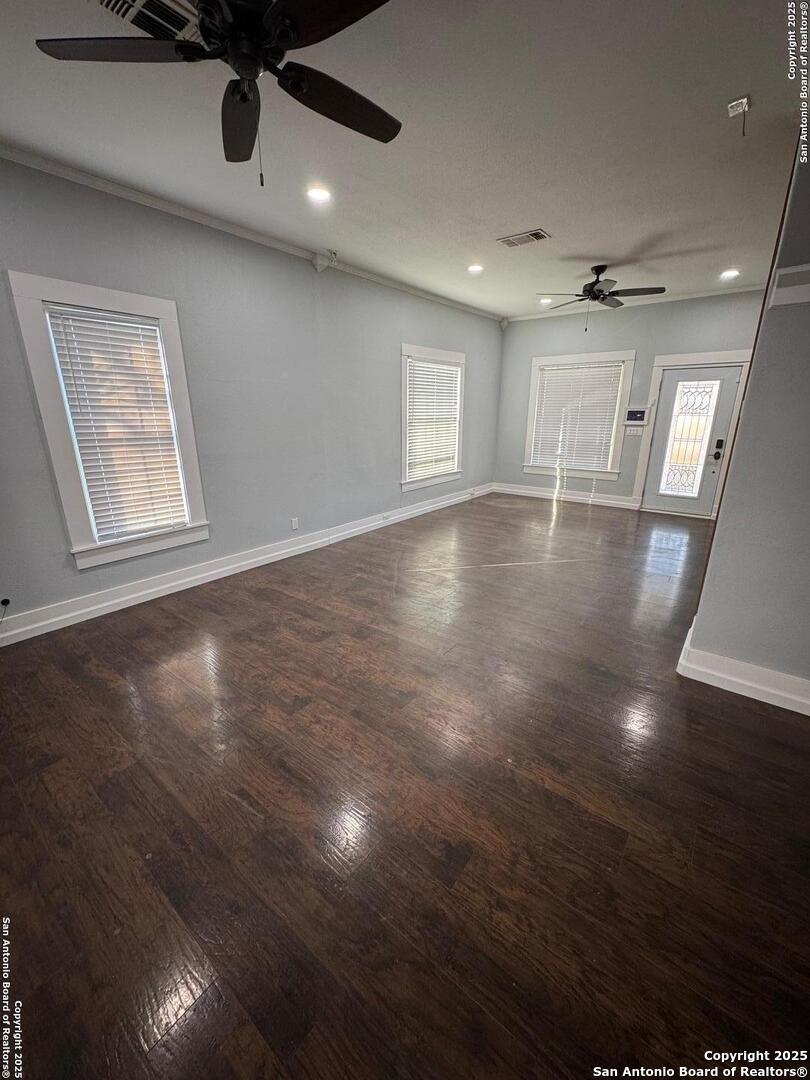 300 E Church Street Three Rivers TX 78071