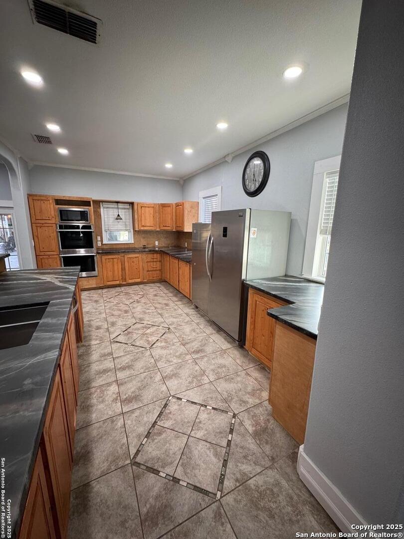 300 E Church Street Three Rivers TX 78071
