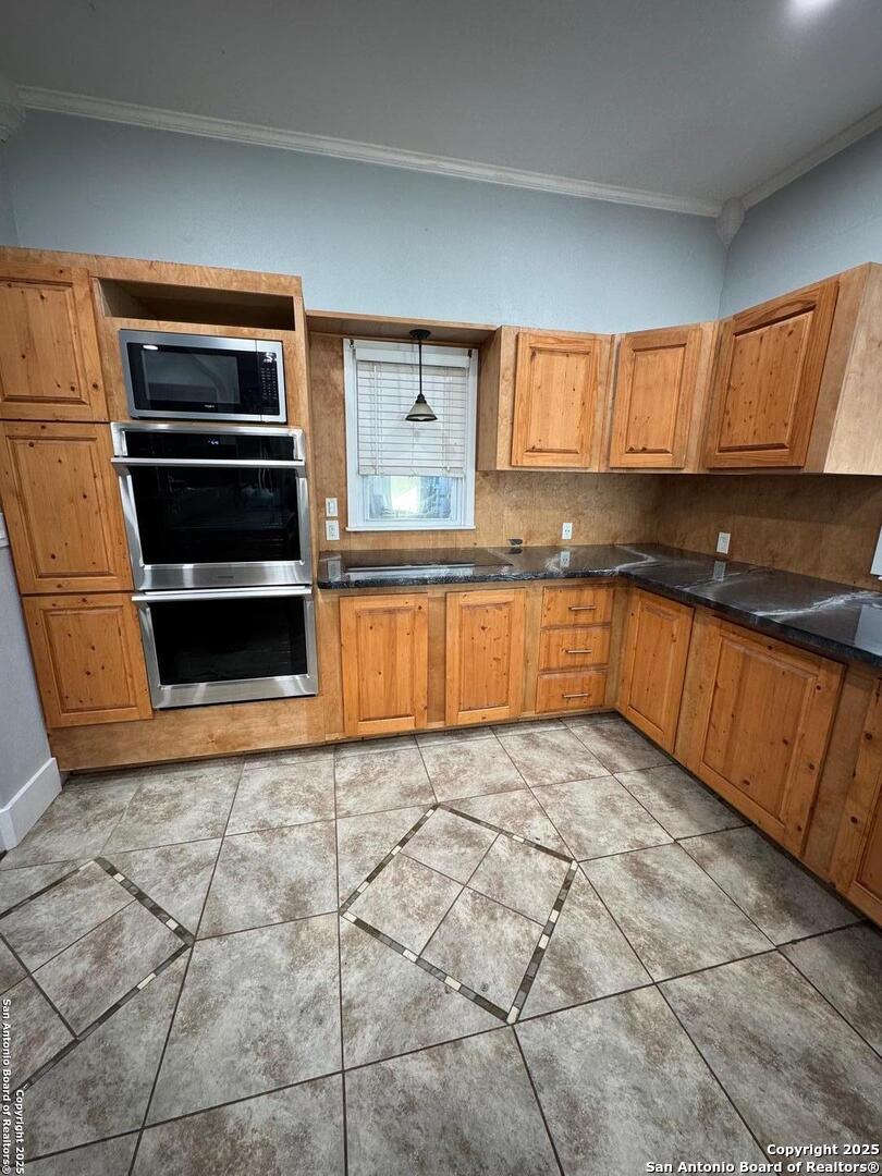300 E Church Street Three Rivers TX 78071