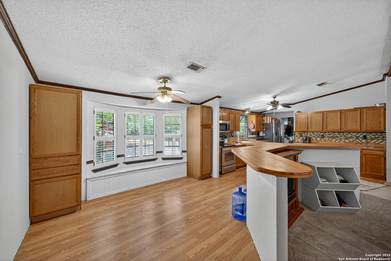 455 Oak View Drive Lakehills TX 78063