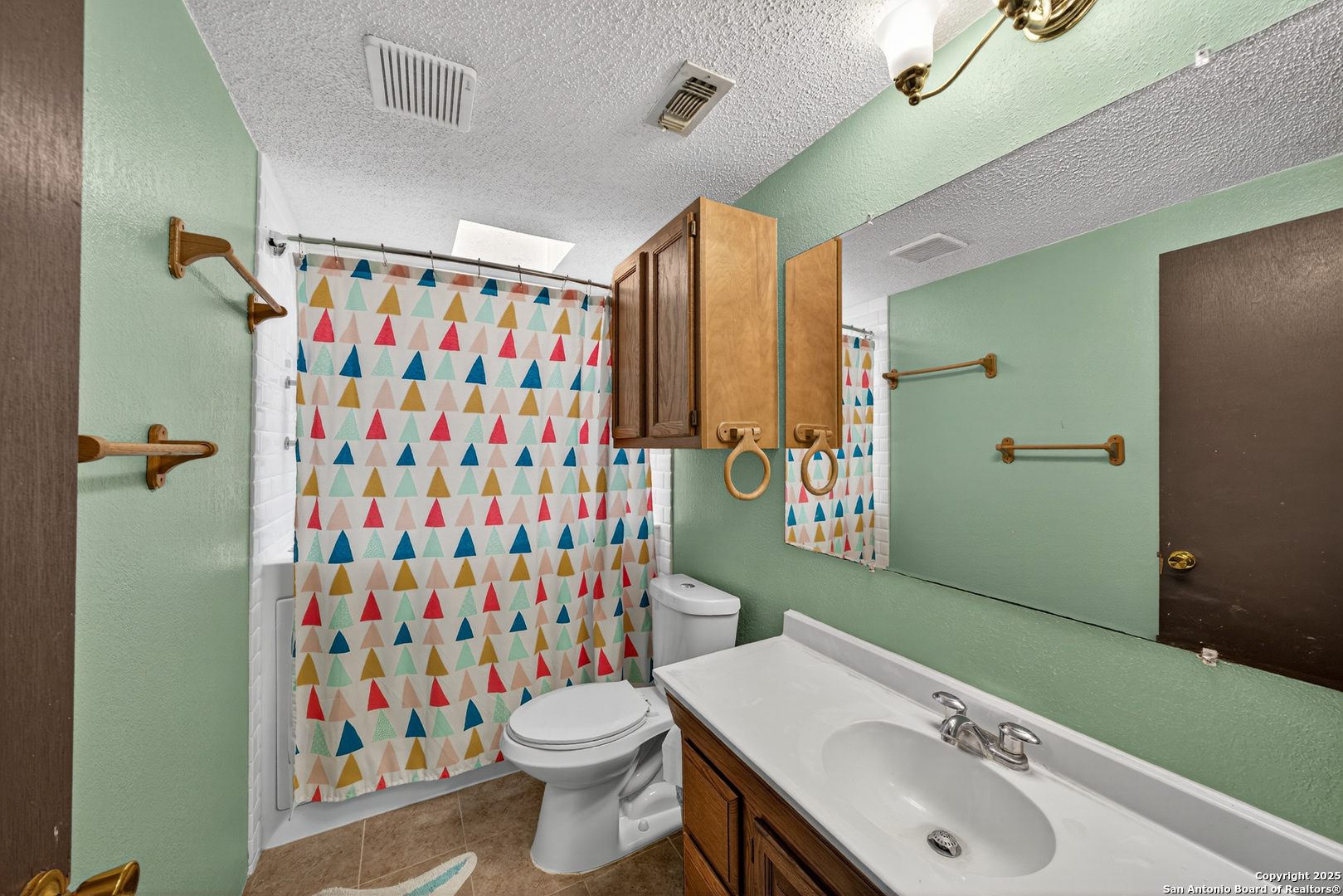 455 Oak View Drive Lakehills TX 78063