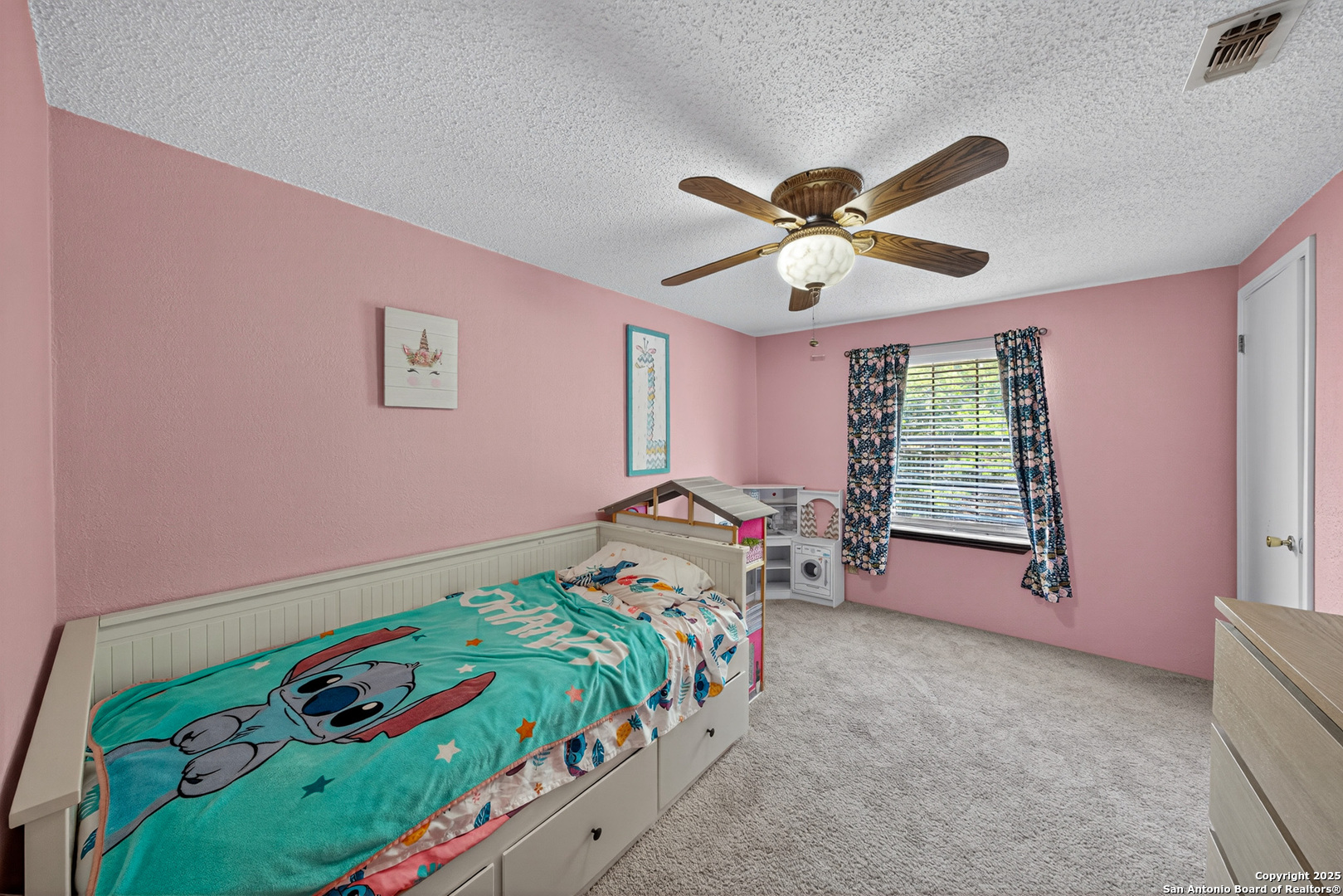 455 Oak View Drive Lakehills TX 78063