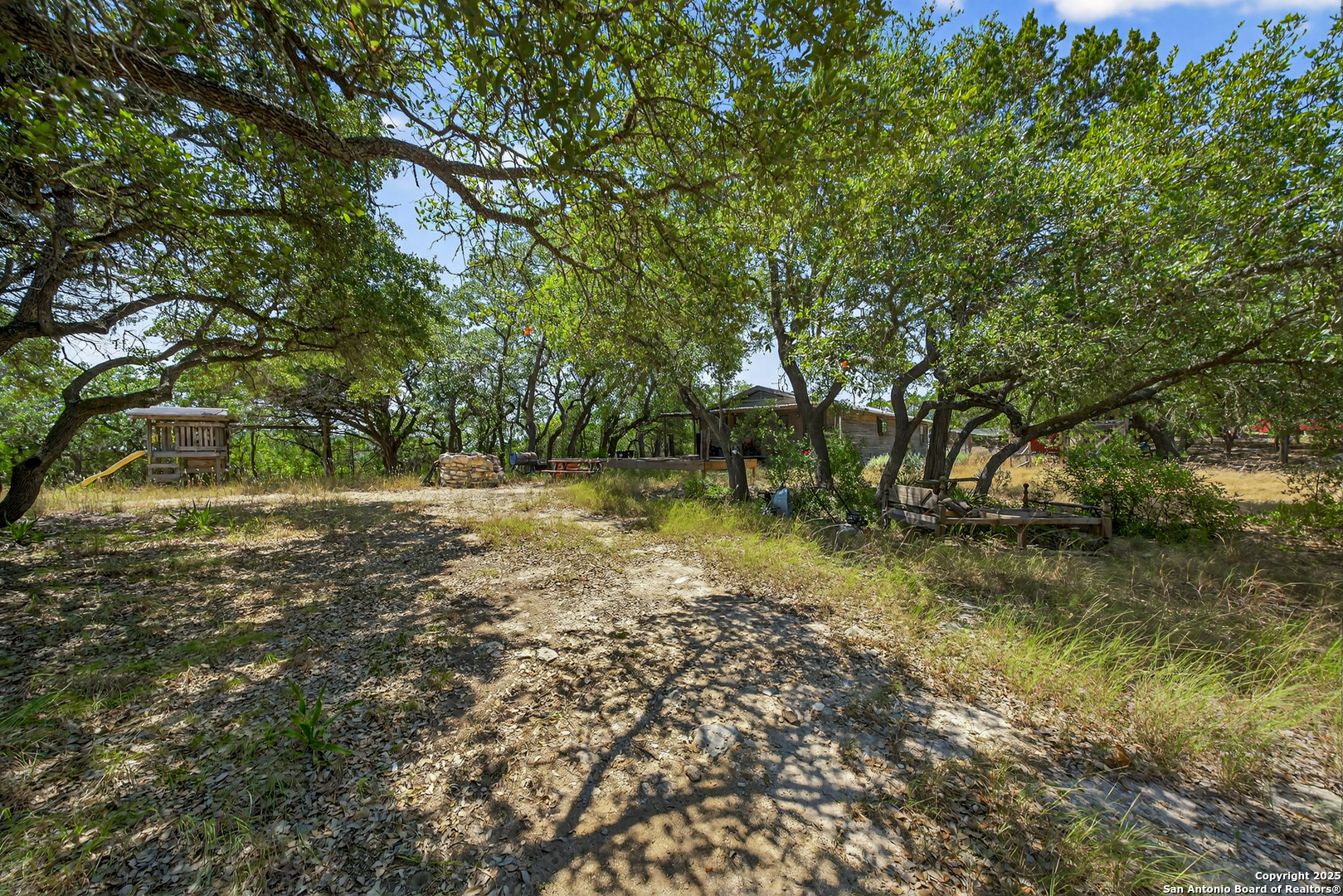 455 Oak View Drive Lakehills TX 78063