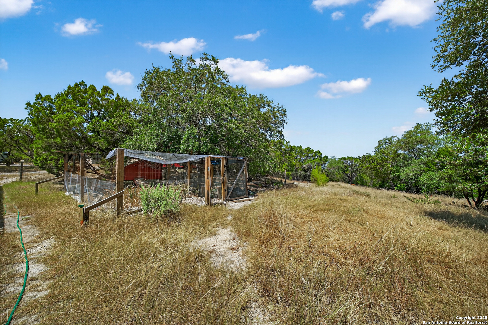 455 Oak View Drive Lakehills TX 78063