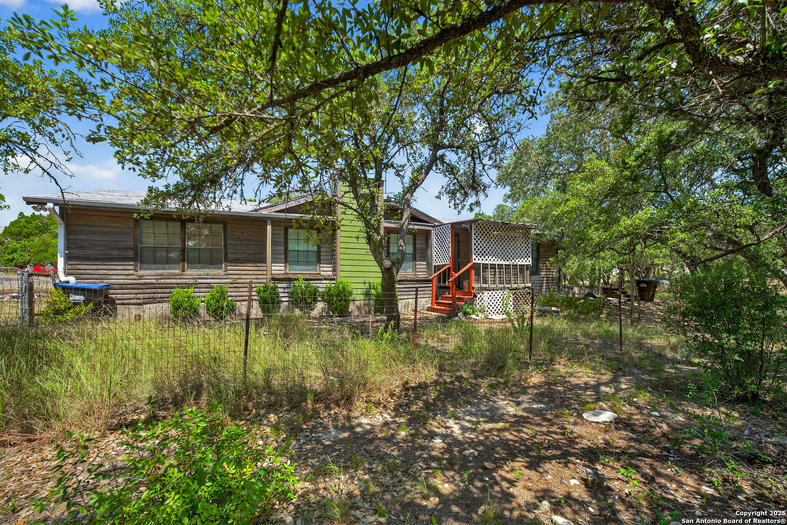 455 Oak View Drive Lakehills TX 78063