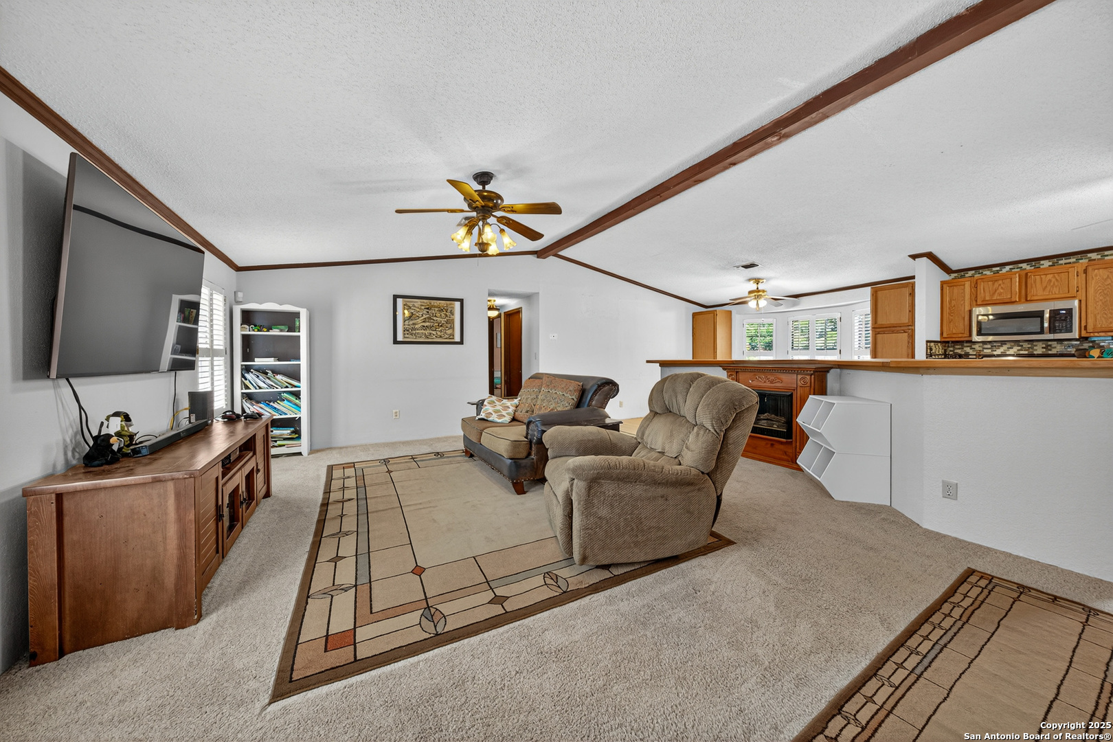 455 Oak View Drive Lakehills TX 78063